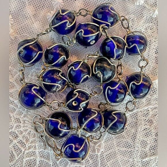 Vintage 70's Cobalt Blue Caged Wirewrap Art Glass Bead Necklace - Picture 3 of 8